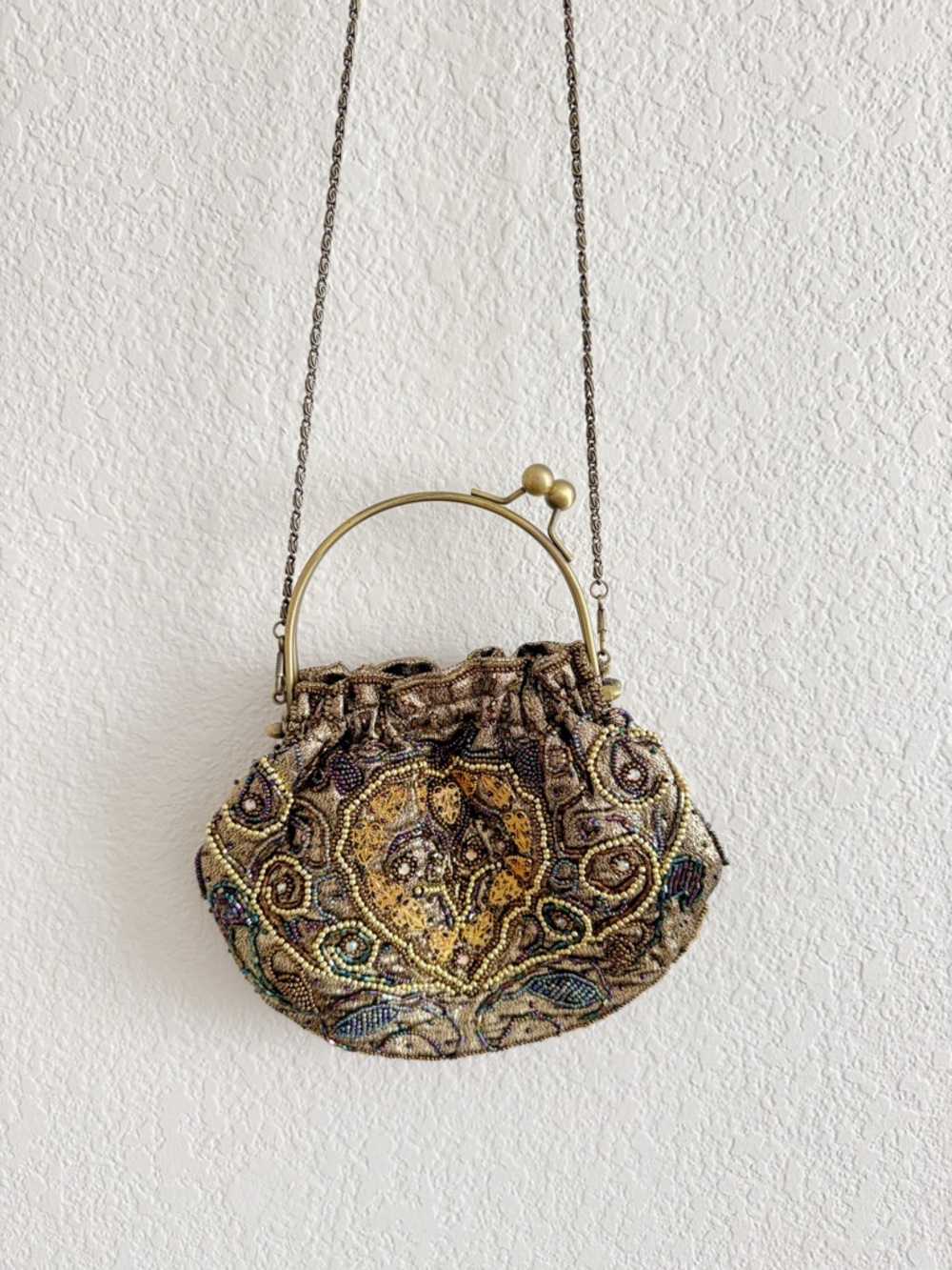 Vintage Beaded embroidered kiss lock chain handbag